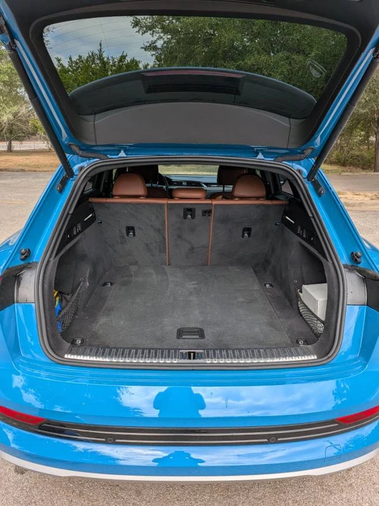 2019 Audi e-tron - Image 8 of 11