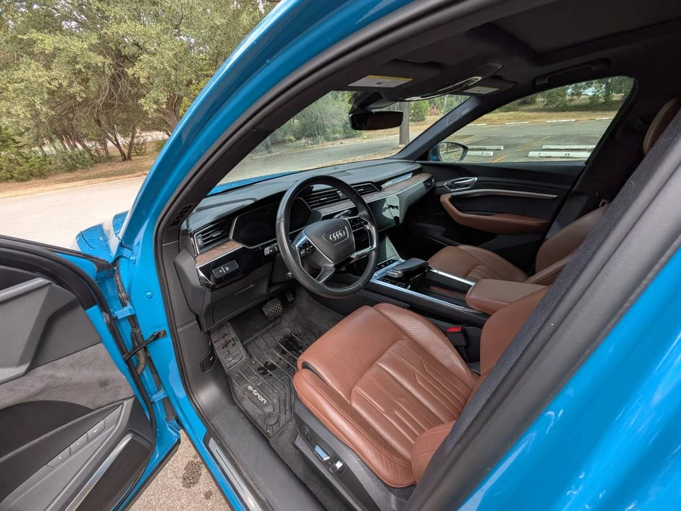 2019 Audi e-tron - Image 2 of 11