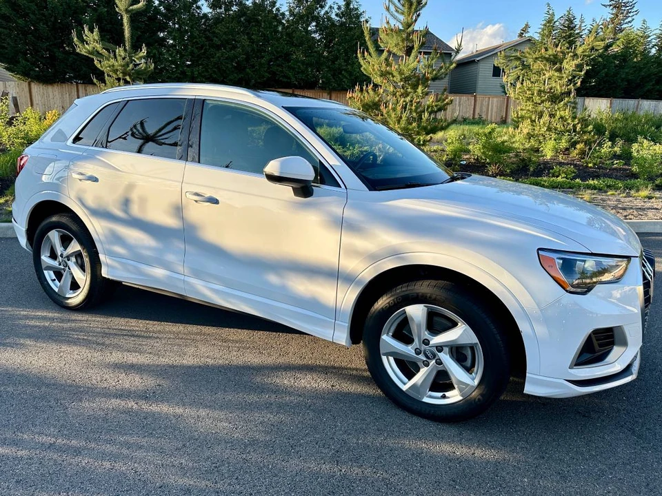 2019 Audi F3 Q3 - Image 2 of 15