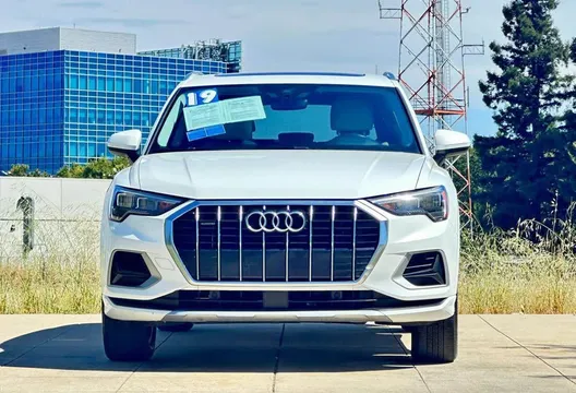 2019 Audi Q3 Premium Sport Utility 4D