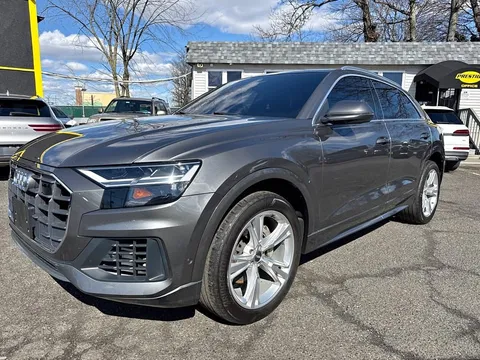 2019 Audi Q8 Premium Plus