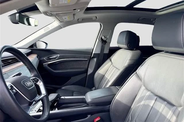 2019 Audi e-tron - Image 9 of 11