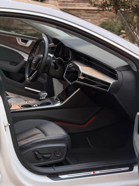 2019 Audi C8 A7 - Image 16 of 17