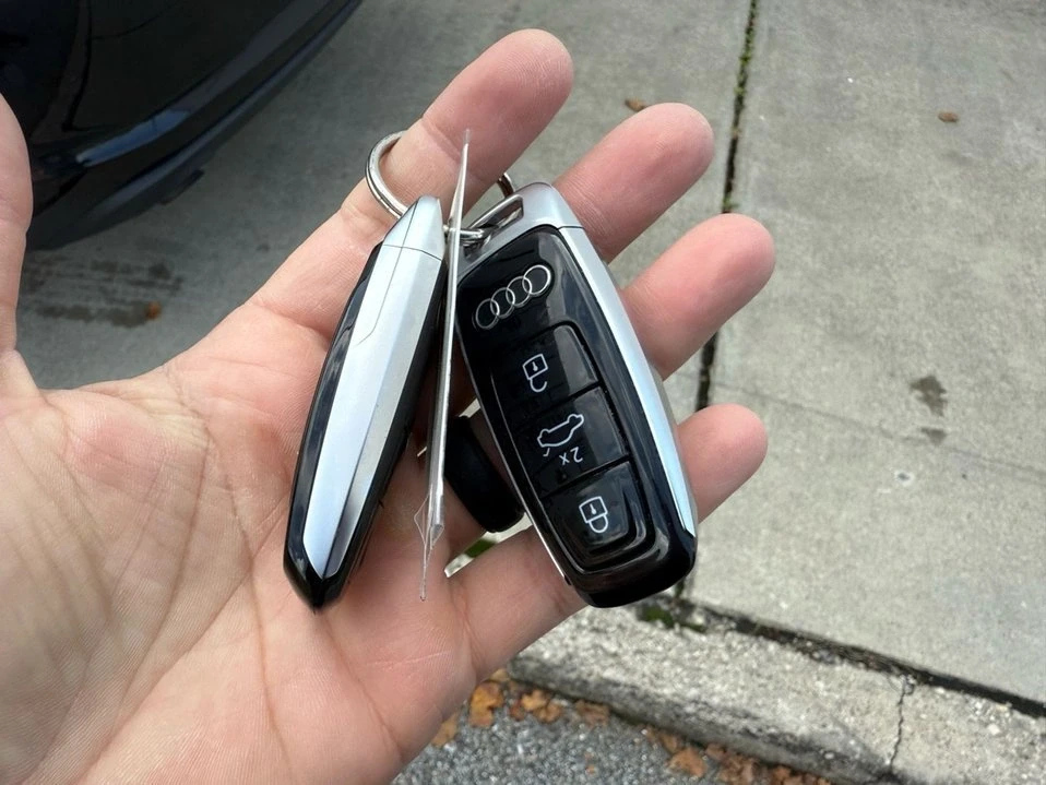 2019 Audi e-tron - Image 5 of 20