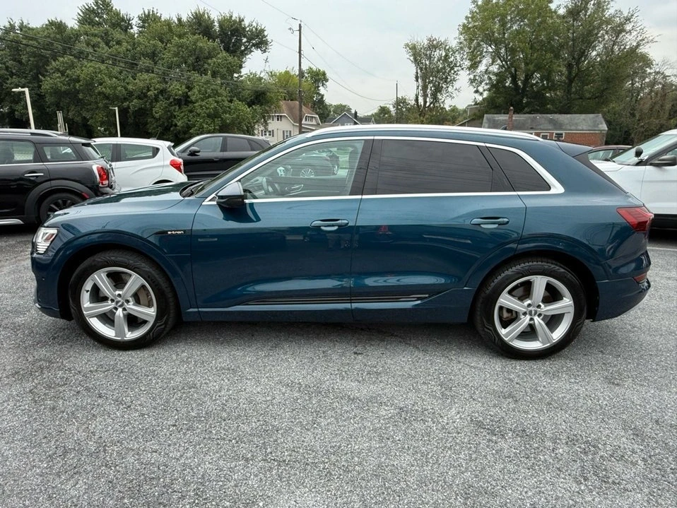 2019 Audi e-tron - Image 10 of 20