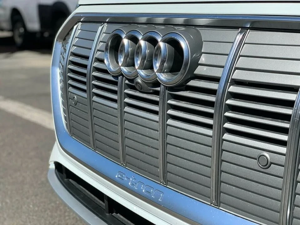 2019 Audi e-tron - Image 14 of 20