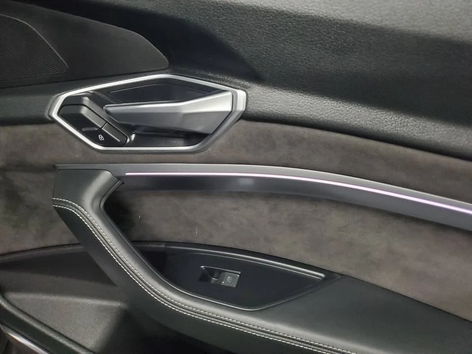 2019 Audi e-tron - Image 18 of 20