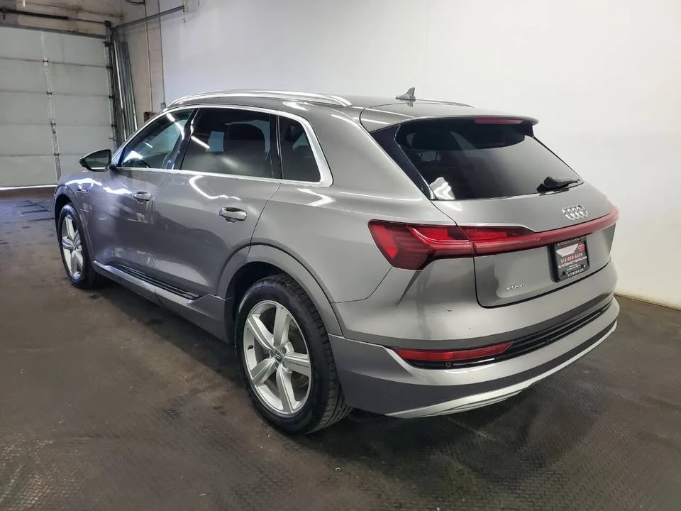 2019 Audi e-tron - Image 5 of 20