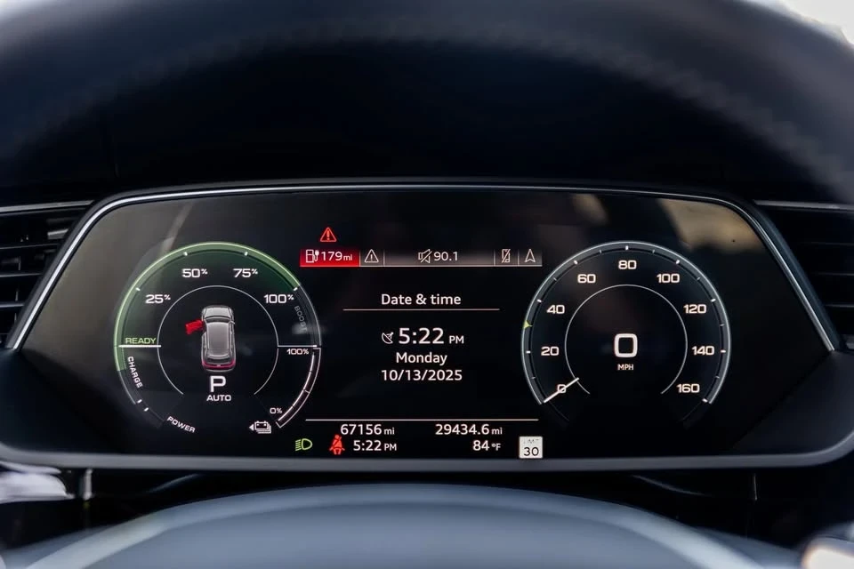 2019 Audi e-tron - Image 10 of 18