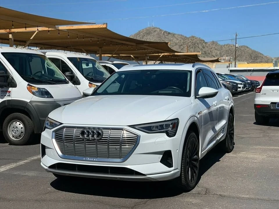 2019 Audi e-tron - Image 17 of 19