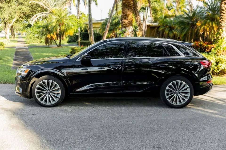 2019 Audi e-tron - Image 2 of 18