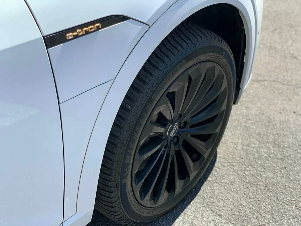 2019 Audi e-tron - Image 12 of 20