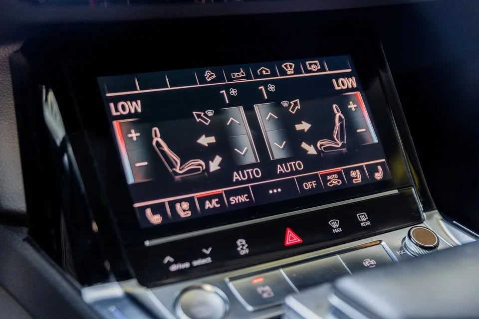 2019 Audi e-tron - Image 15 of 18