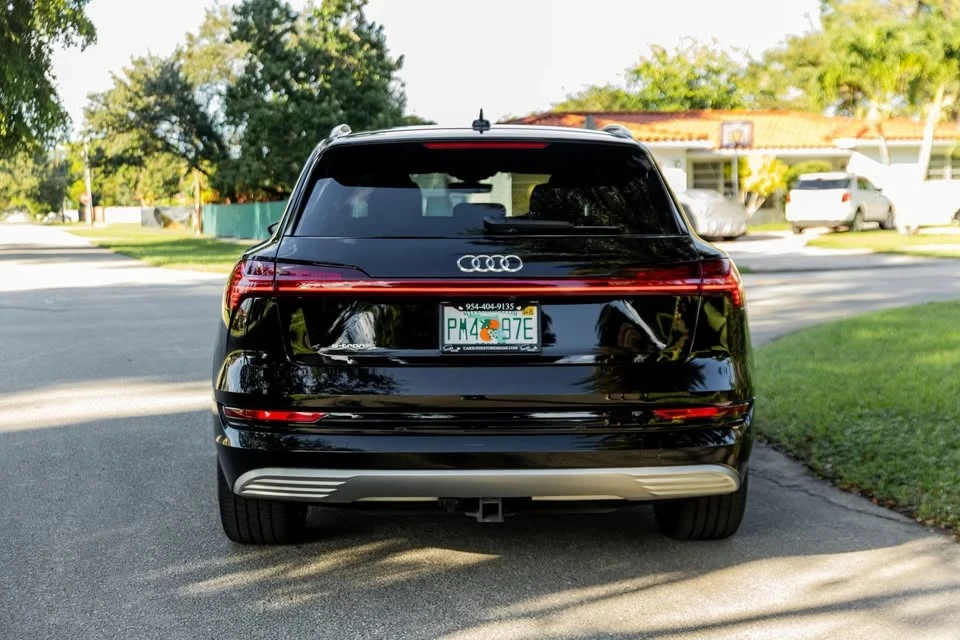 2019 Audi e-tron - Image 4 of 18