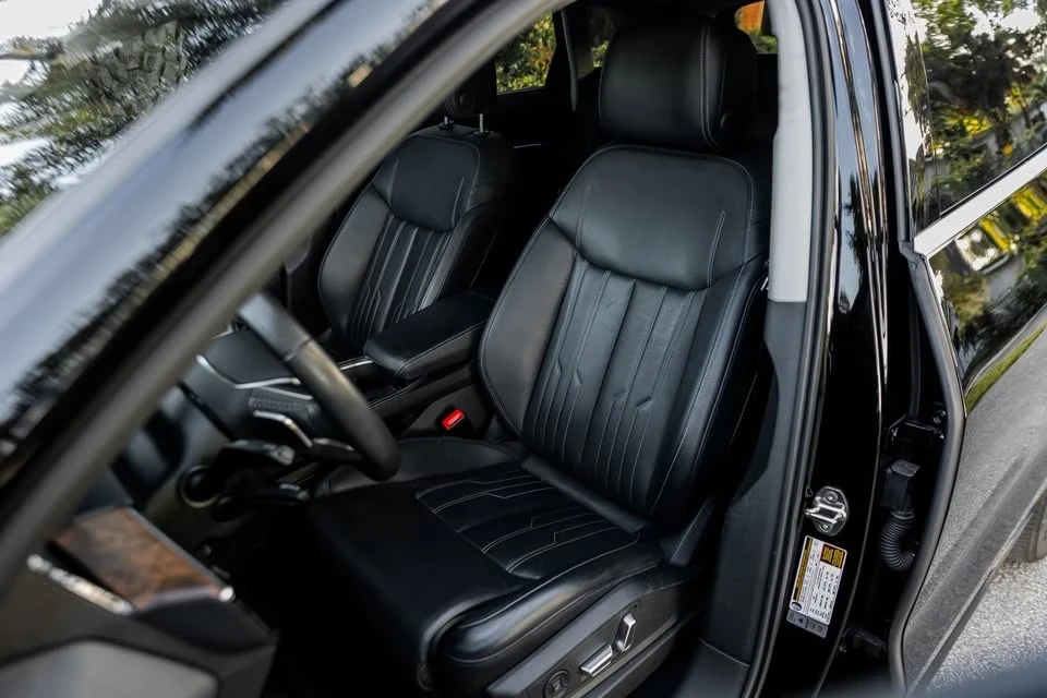 2019 Audi e-tron - Image 11 of 18