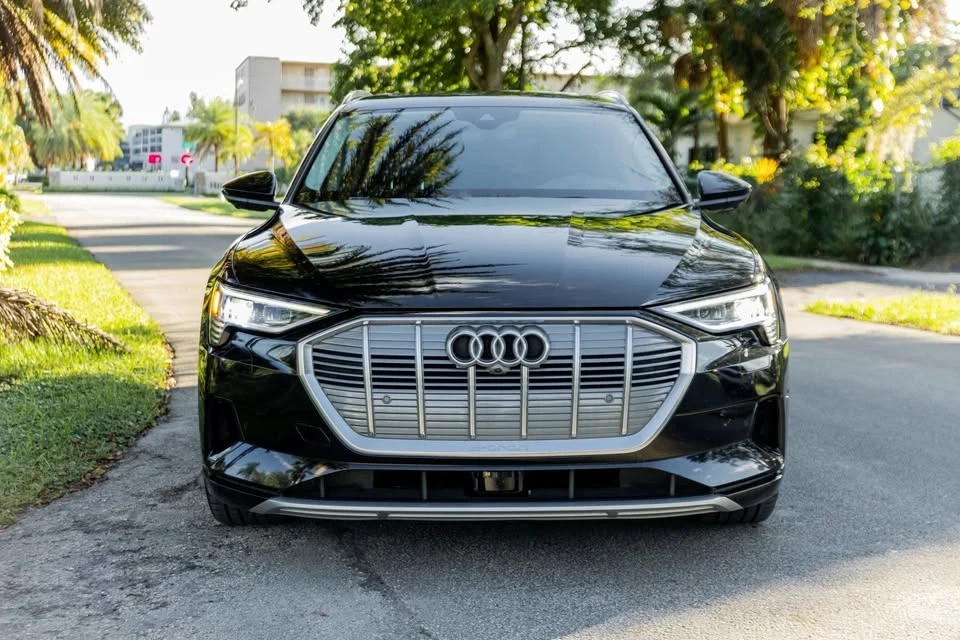 2019 Audi e-tron - Image 7 of 18