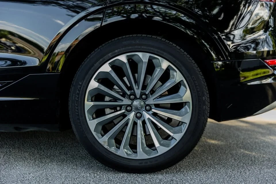 2019 Audi e-tron - Image 17 of 18