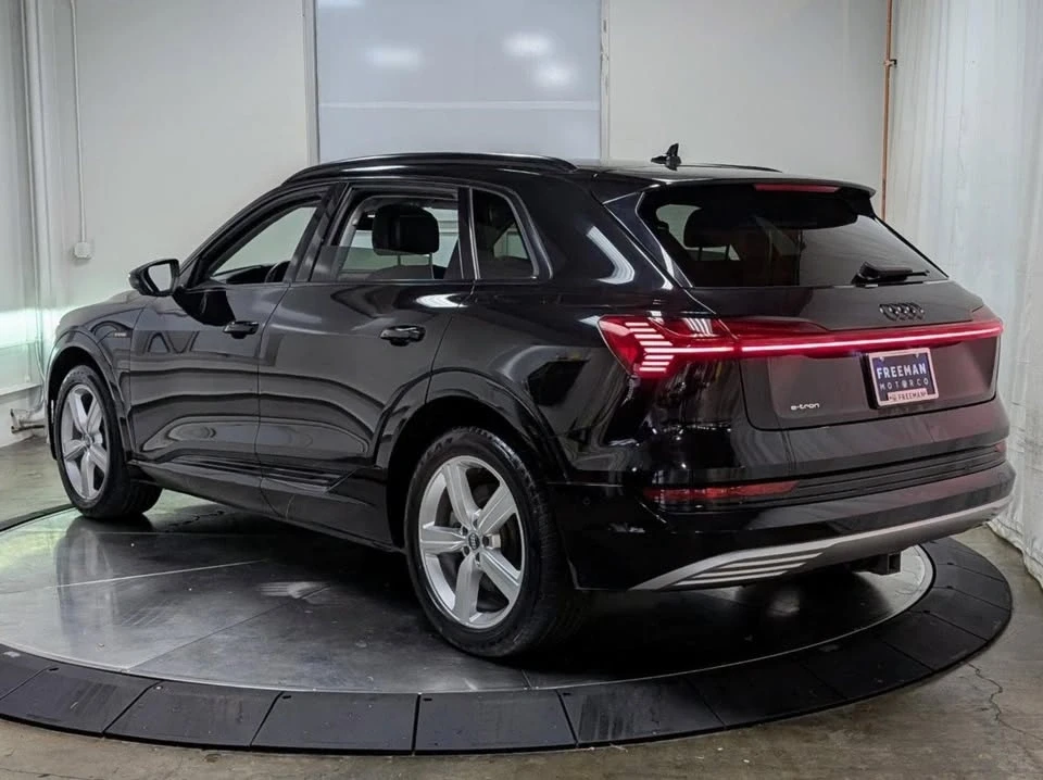 2019 Audi e-tron - Image 7 of 16