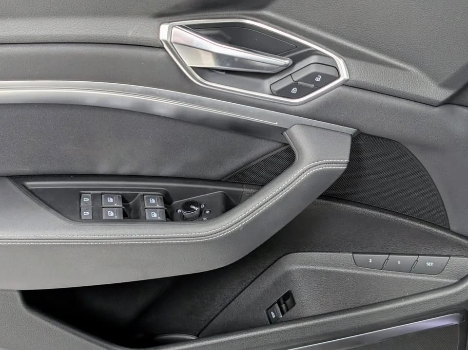 2019 Audi e-tron - Image 11 of 16