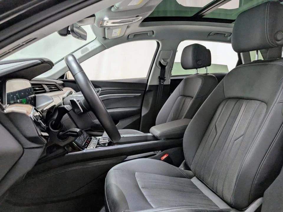 2019 Audi e-tron - Image 13 of 16
