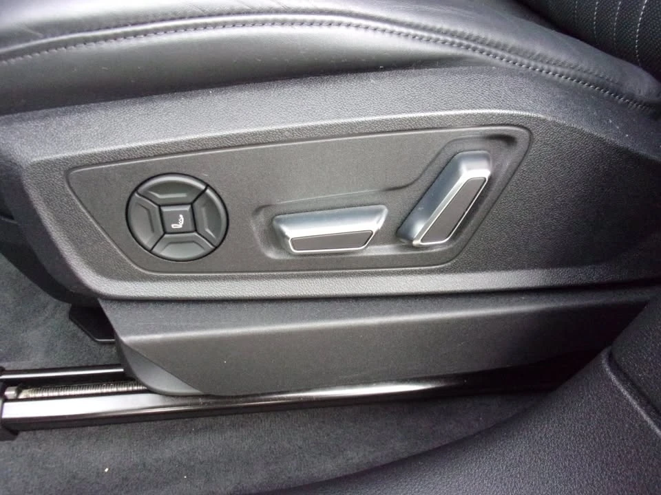 2019 Audi e-tron - Image 17 of 20