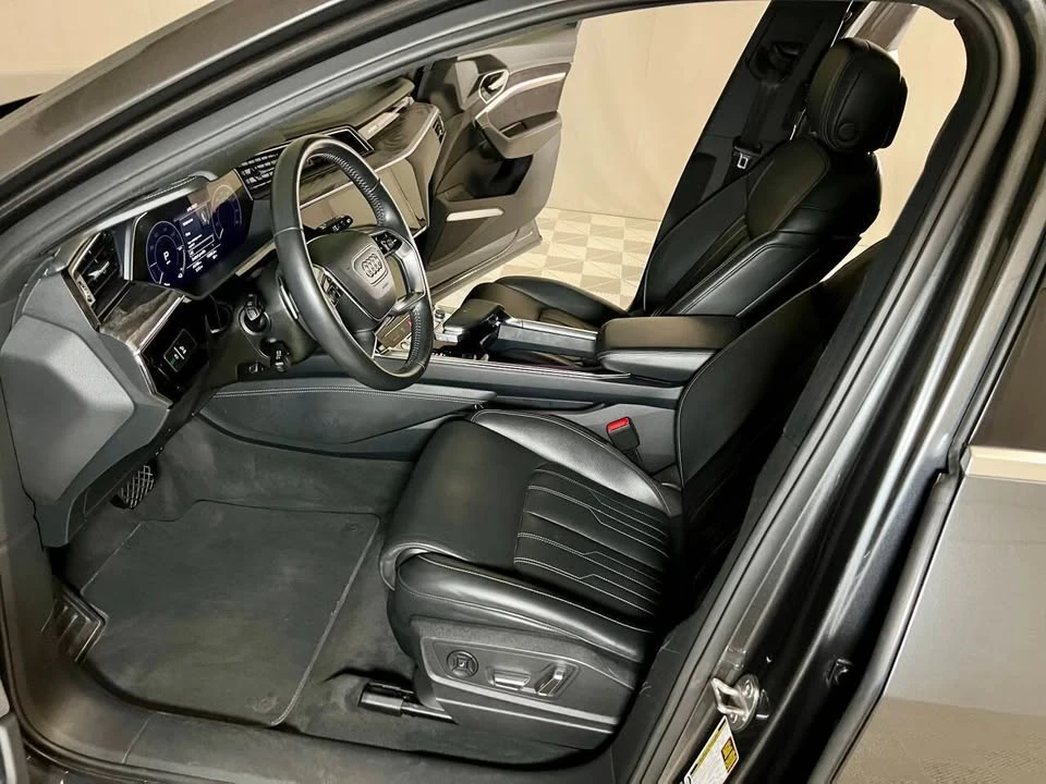 2019 Audi e-tron - Image 8 of 19