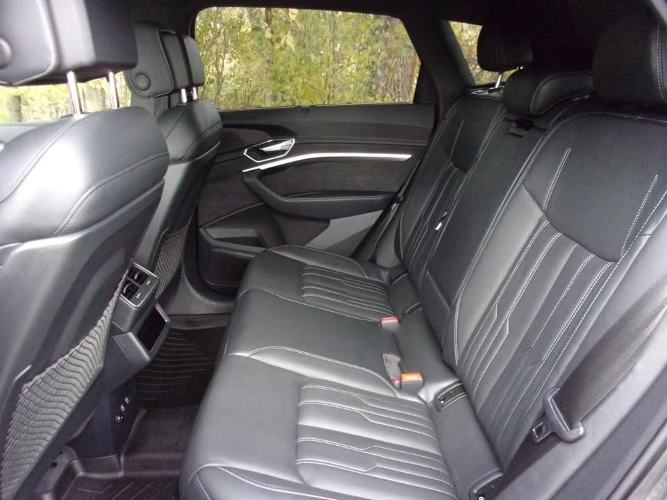2019 Audi e-tron - Image 11 of 20