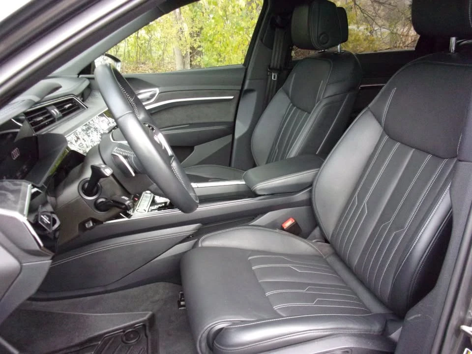 2019 Audi e-tron - Image 8 of 20