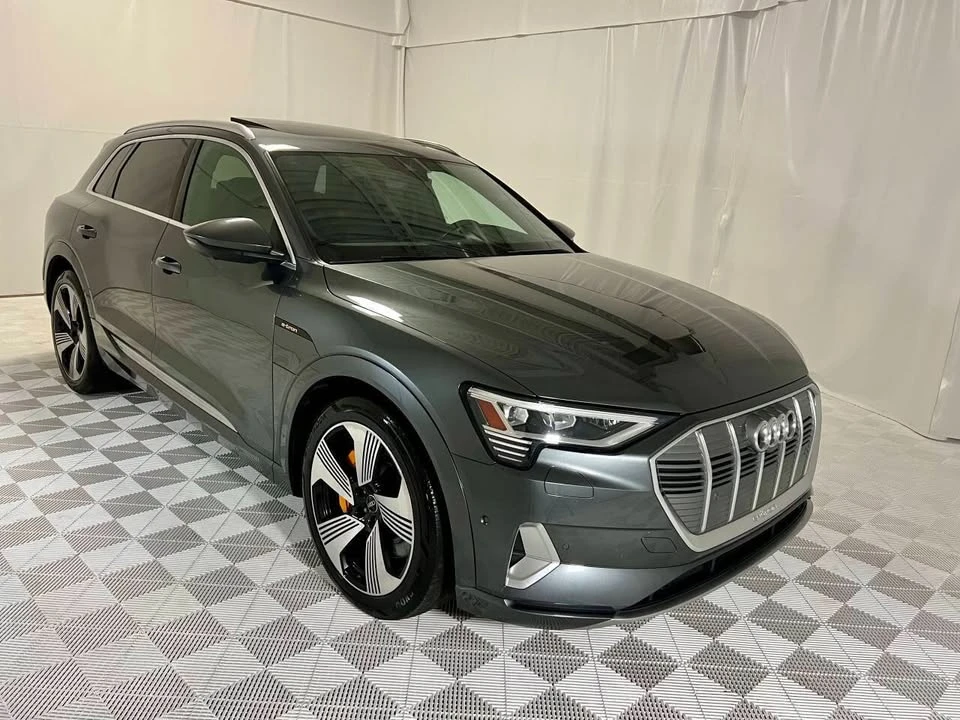 2019 Audi e-tron - Image 2 of 19