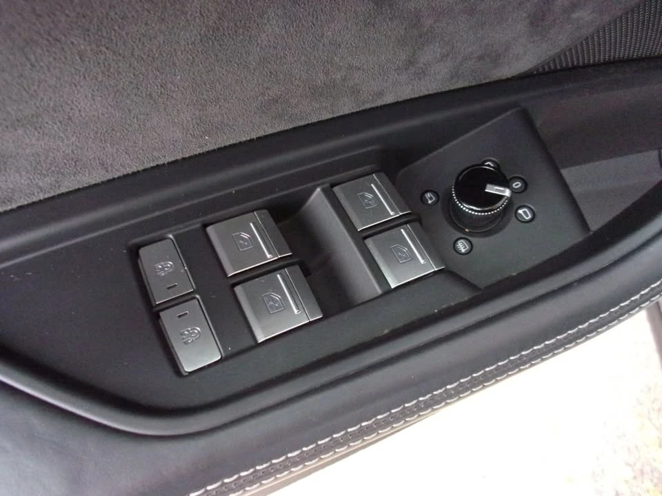 2019 Audi e-tron - Image 15 of 20