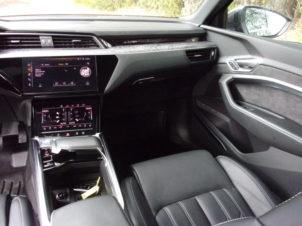 2019 Audi e-tron - Image 14 of 20