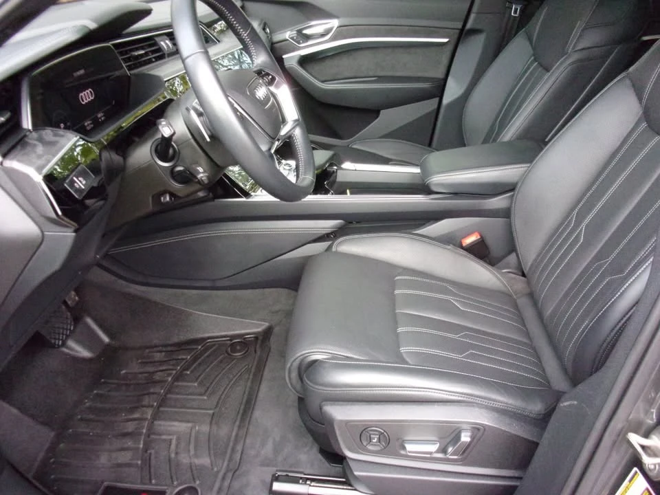 2019 Audi e-tron - Image 10 of 20