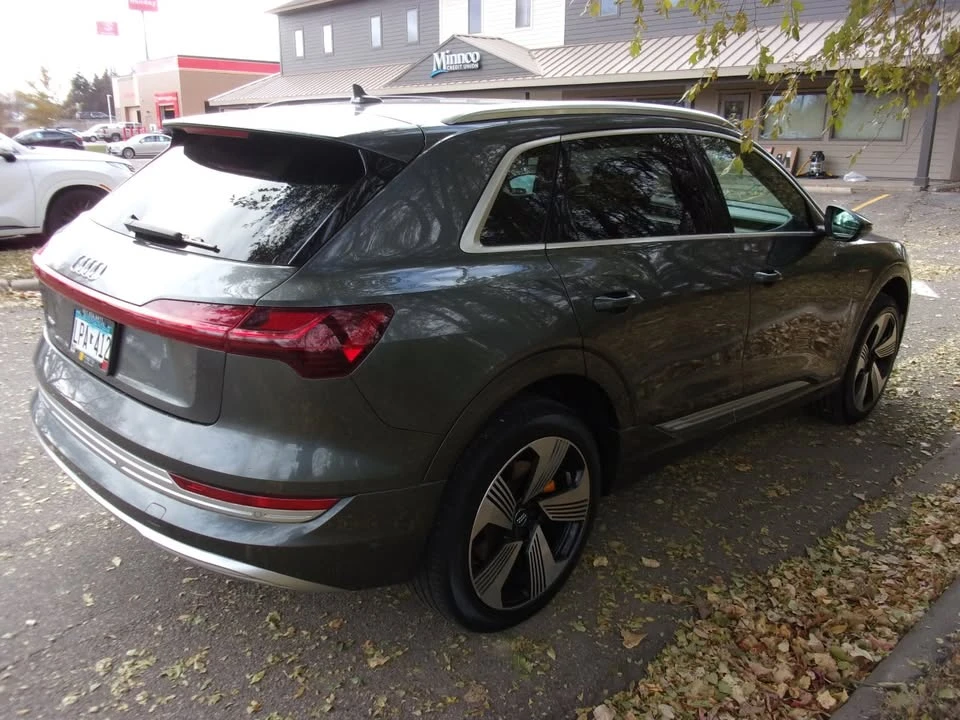 2019 Audi e-tron - Image 5 of 20