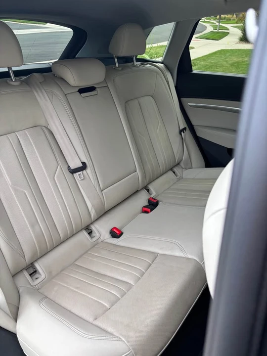 2019 Audi e-tron - Image 18 of 20
