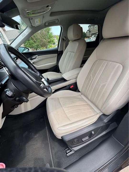 2019 Audi e-tron - Image 15 of 20