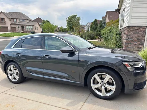 2019 Audi e-tron 55 quattro