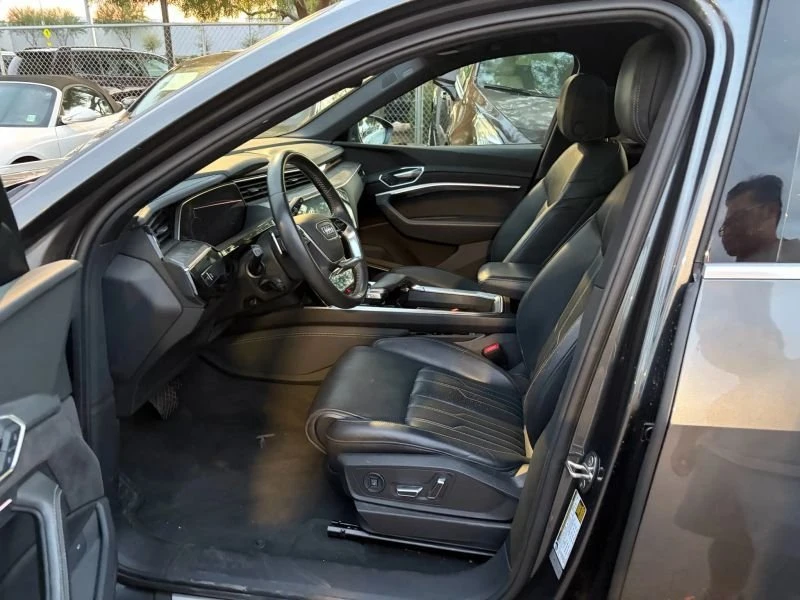 2019 Audi e-tron - Image 9 of 11