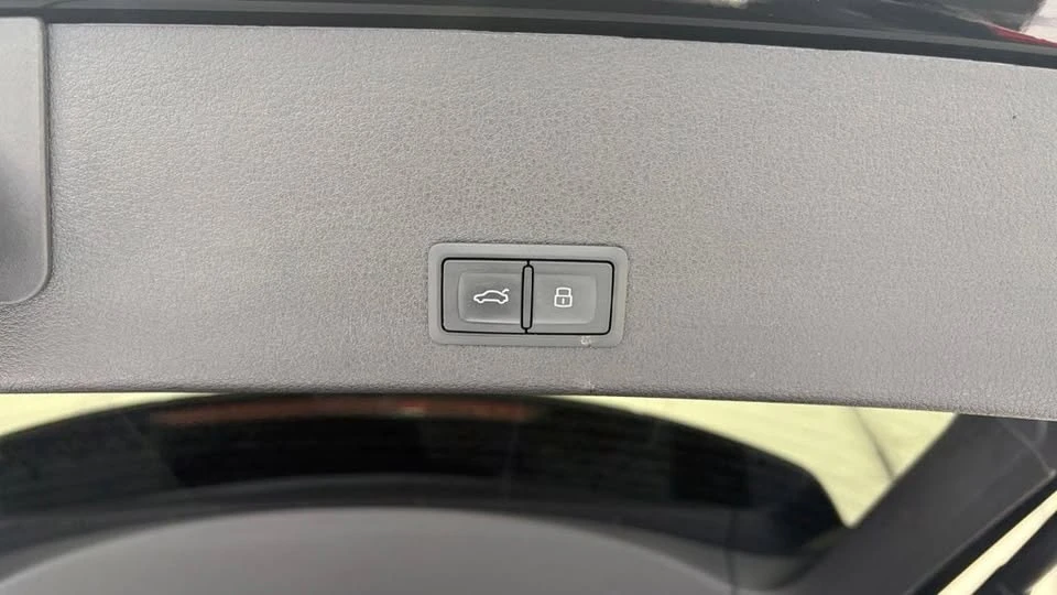 2019 Audi e-tron - Image 8 of 20