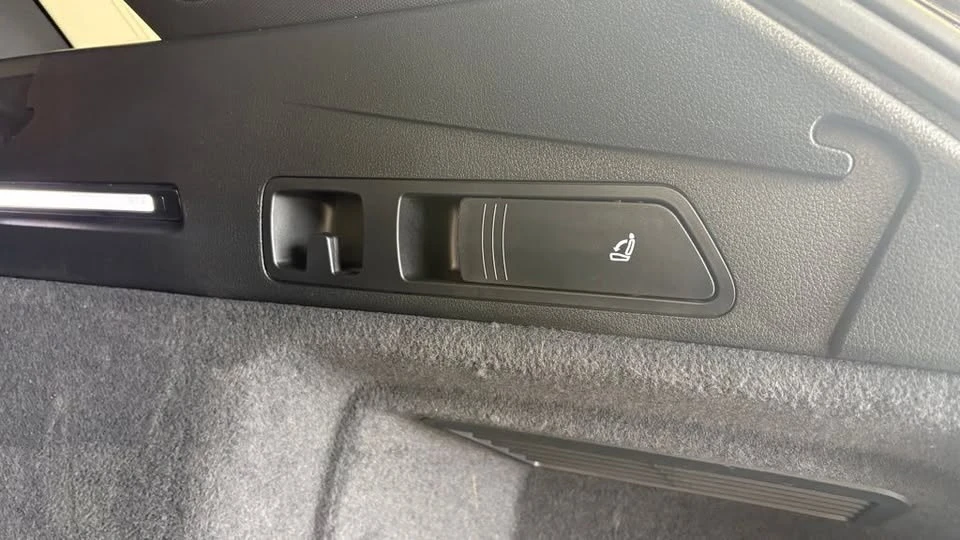 2019 Audi e-tron - Image 5 of 20