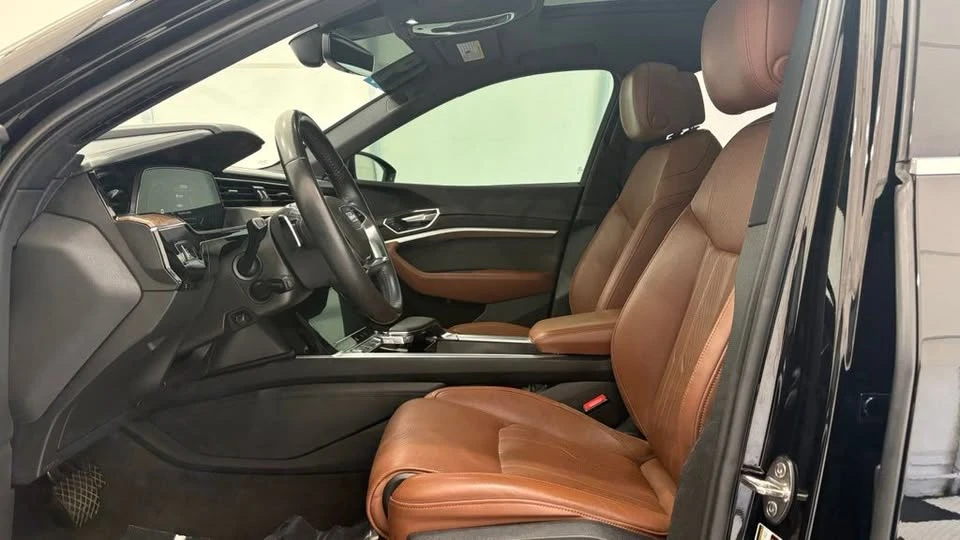 2019 Audi e-tron - Image 12 of 20