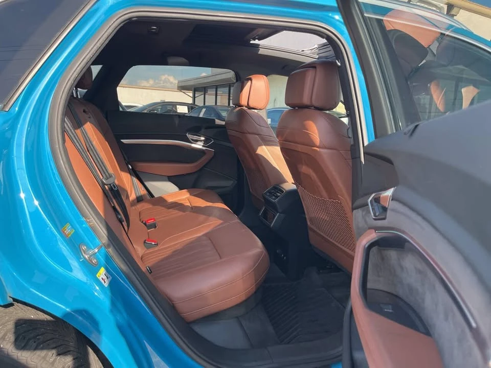 2019 Audi e-tron - Image 10 of 12