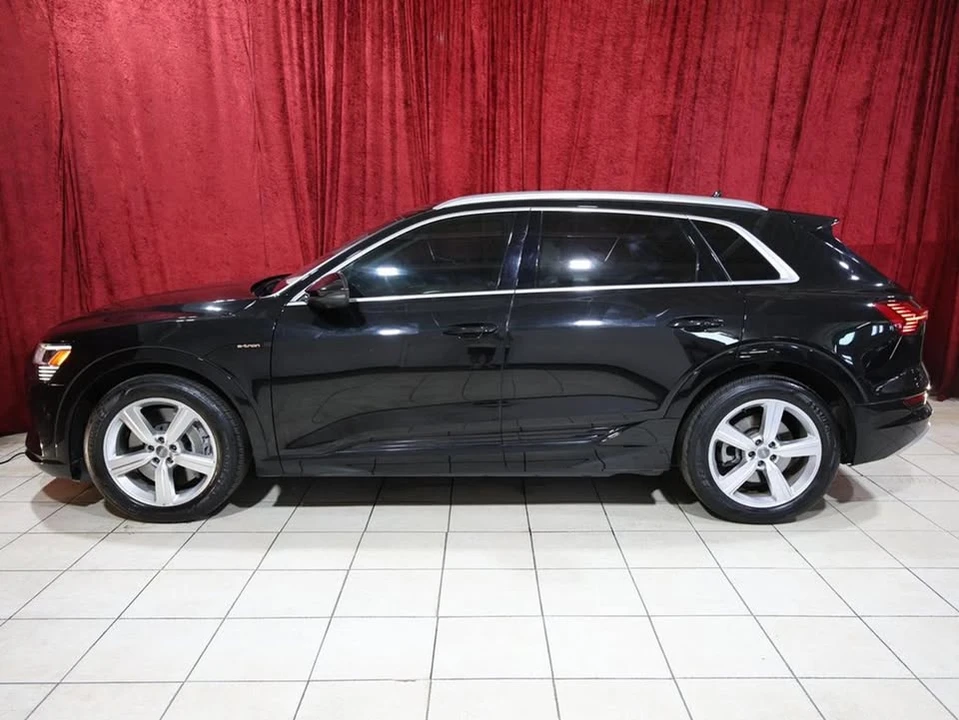 2019 Audi e-tron - Image 2 of 18