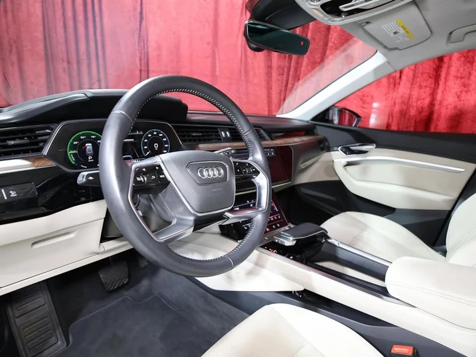 2019 Audi e-tron - Image 10 of 18