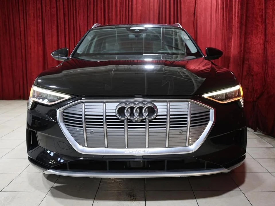 2019 Audi e-tron - Image 7 of 18
