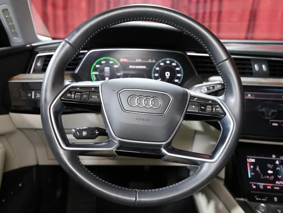 2019 Audi e-tron - Image 15 of 18