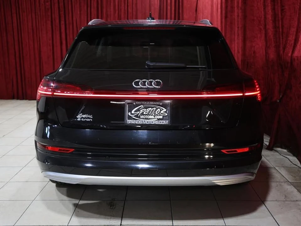 2019 Audi e-tron - Image 8 of 18