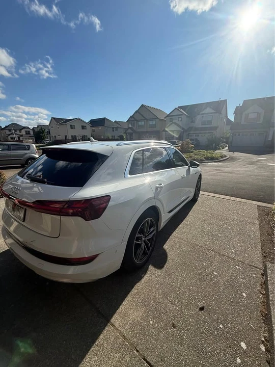 2019 Audi e-tron - Image 6 of 19