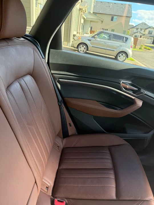 2019 Audi e-tron - Image 9 of 19