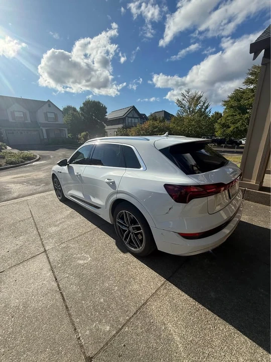 2019 Audi e-tron - Image 4 of 19