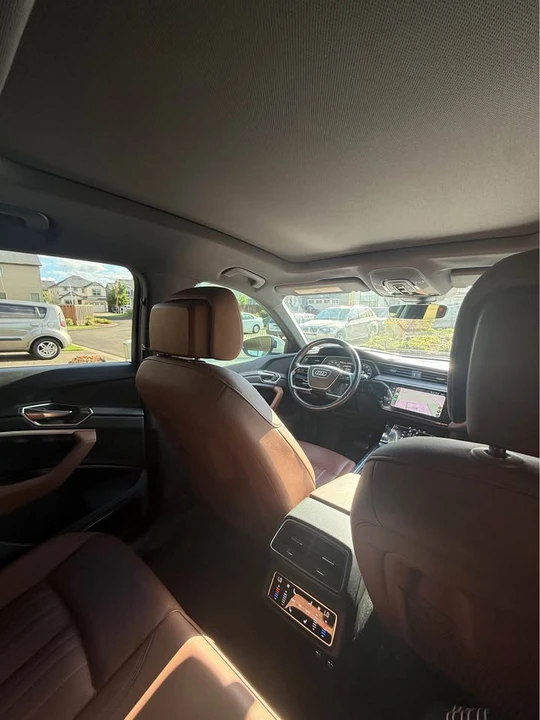 2019 Audi e-tron - Image 12 of 19
